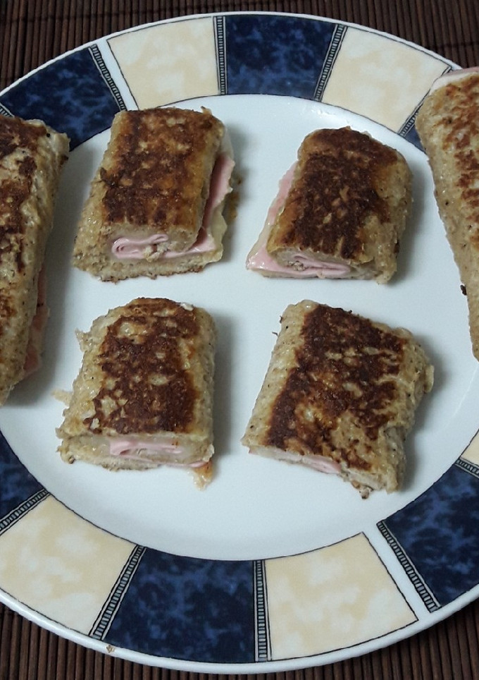 Una foto de Canutillos de jamón y queso