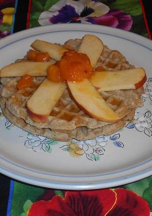 Una foto de Waffles de buttermilk CON SALSA DE CHABACANO