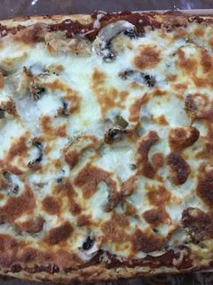 صورة لوصفة بيتزا الدجاج والمشروم سهلة وسريعة 🍕