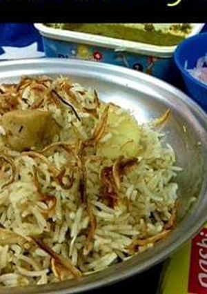 A picture of Chicken Pulao.