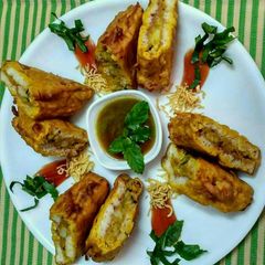 A picture of Bread pakoda.