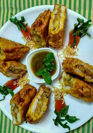 A picture of Bread pakoda.