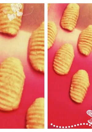 A picture of Round biscuit in kadai.