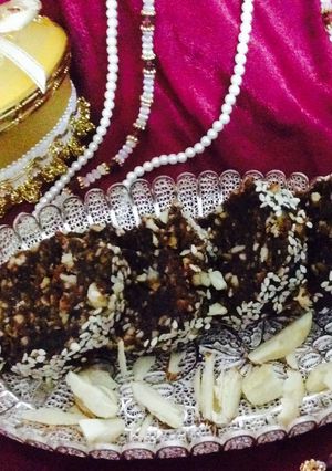 A picture of Dates & Nut Rolls.