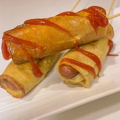 A picture of Sausage bread roll.