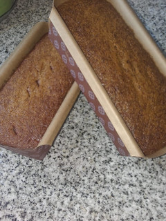 Una foto de Budín de banana, dulce de leche y coco 🍌🥥😋👌