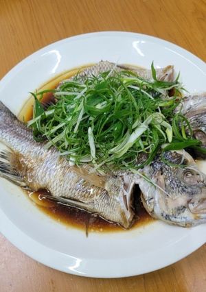 年菜推薦零失敗料理，健康好吃的清蒸黑鯛魚 的食譜成品照片