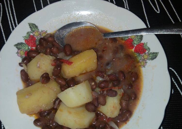 Recipe of Ultimate Turtle beans (njahi) with potatoes and matoke