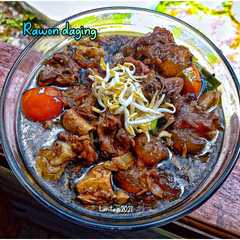 A picture of Rawon Daging.
