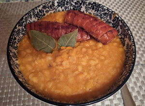 Sárgaborsòfőzelék,sült lecsókolbásszal 😊😊😊 recept fotója