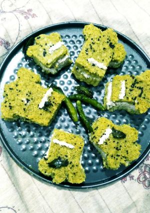 સેન્ડવિચ લીલા ઢોકળા રેસીપી મુખ્ય ફોટો