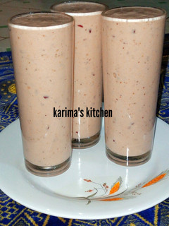 A picture of Red apple smoothie.