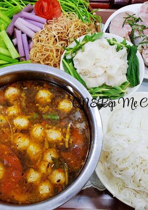 Hình của món Lẩu cá bớp măng chua.