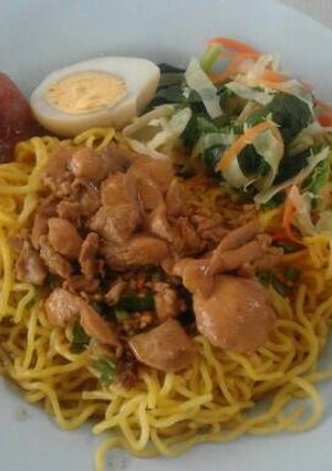 รูปของ บะหมี่แห้ง หน้าไก่ตุ๋น