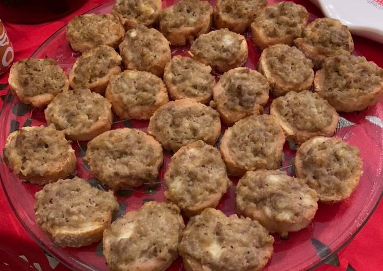 Bruschette salsiccia e crescenza