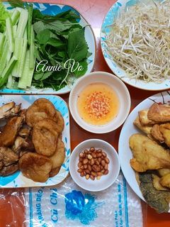 Hình của món Bún cá chấm và các món ăn kèm.