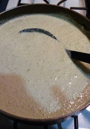 Una foto de Salsa cremosa de tomate verde
