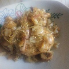 A picture of Poulet yassa.