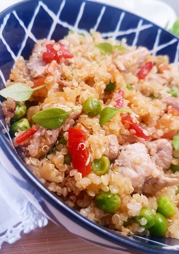 Una foto de Quinoa con pollo