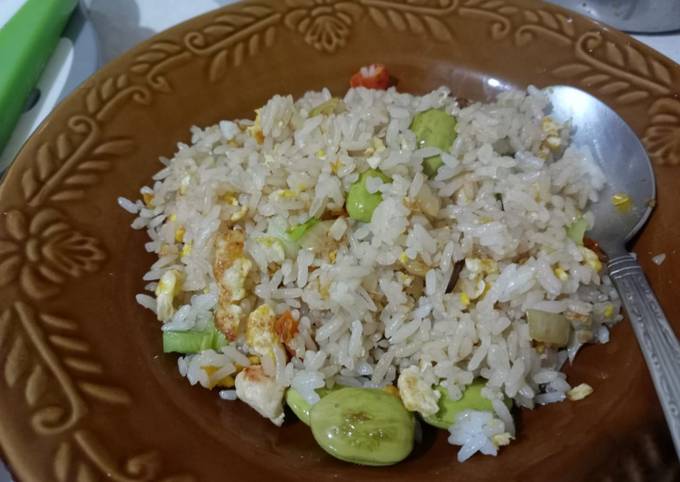 Cara membuat Nasi goreng pucat mantul
