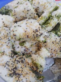 દૂધી ના સેન્ડવિચ ઢોકળા (Bottlegourd Sandwich Dhokla Recipe In Gujarati) રેસીપી મુખ્ય ફોટો