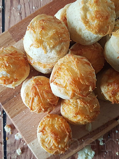 Sajtos túrós pogácsa recept fotója