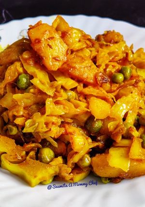 A picture of Cabbage aloo matar ki sabzi.