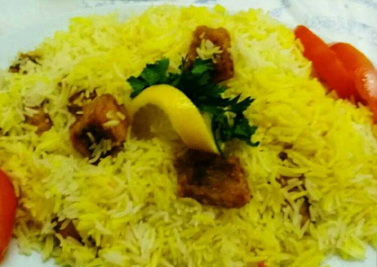 رز بالزعفران بمكعبات سمك الكنعد