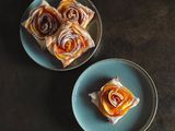 Sfogliatine con rose di pesca