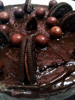 மில்க் சாக்லேட் கேக் (Milk chocolate cake recipe in tamil) செய்முறை முக்கிய புகைப்படம்