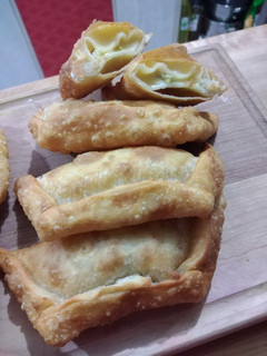 Una foto de Empanadas Mozzarella-Aceituna