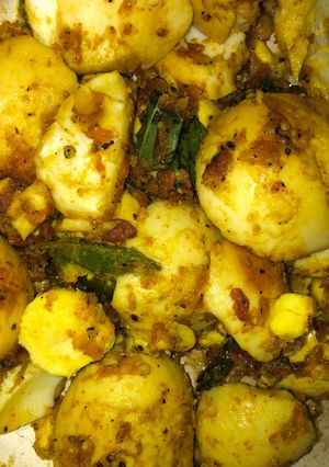 A picture of Egg fry with pepper and garlic.