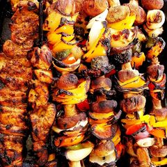 A picture of Mike's Chicken Shish Kabobs.