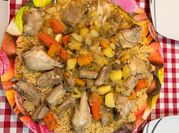 Una foto de cous cous tradicional