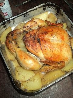 Una foto de Pollo campesino al epazote con vino blanco y papas, relleno de verduras al horno las Correa