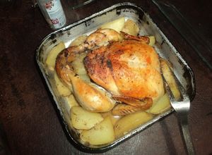Una foto de Pollo campesino al epazote con vino blanco y papas, relleno de verduras al horno las Correa