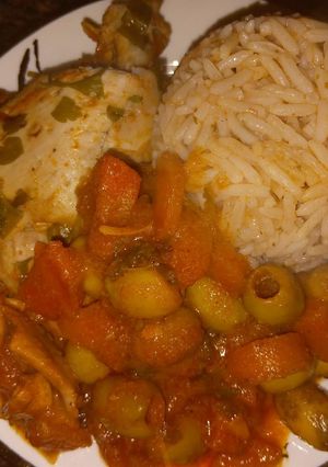 صورة لوصفة طاجين الزيتون بالدجاج مع الأرز البسمتي