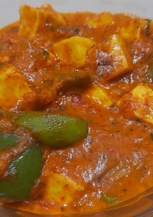 રેસ્ટોરન્ટ સ્ટાઇલ કઢાઈ પનીર (Restaurant Style Kadhai Paneer Recipe In Gujarati) રેસીપી મુખ્ય ફોટો