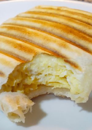 Una foto de Durum relleno de huevos revueltos