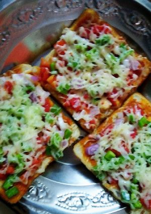 પીઝા ફ્લેવર ઓપન સેન્ડવીચ રેસીપી મુખ્ય ફોટો