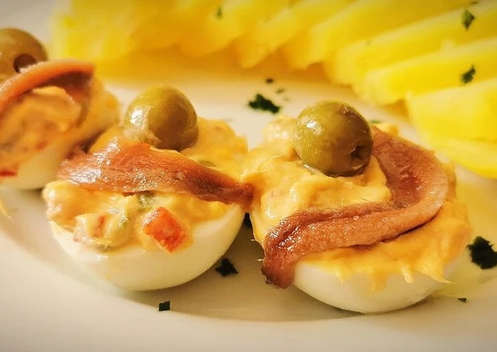 Receta Huevos rellenos las 3A, Atún, Anchoas y Aceitunas