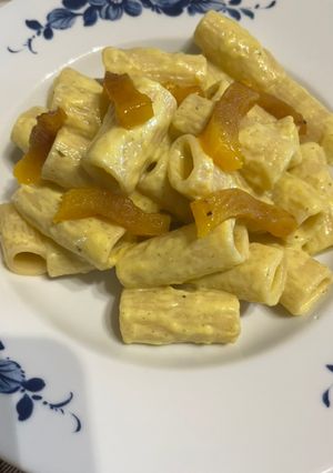 Foto di Tortiglioni al pesto di peperoni e ricotta