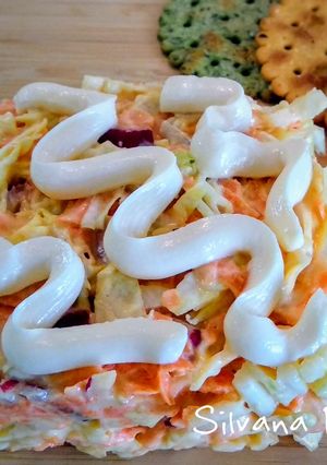 Una foto de 188.🥗Coleslaw: Ensalada americana de col y zanahoria 🥕