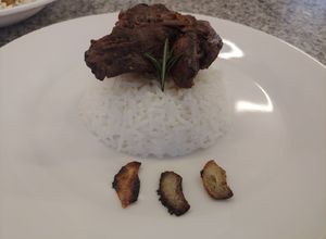 Una foto de Liebre al ajillo 🧄🐇