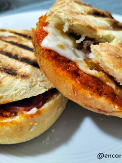 Una foto de Redonditos de sobrasada, bacon y queso