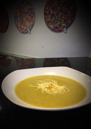 Una foto de Crema de Brócoli 🥦 con queso Emmental Gratinado