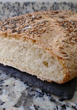 Foto principal de Pan con cobertura de semillas