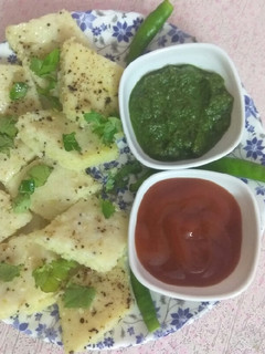 ગુજરાતી ઢોકળા(Dhokla recipe in Gujarati) રેસીપી મુખ્ય ફોટો