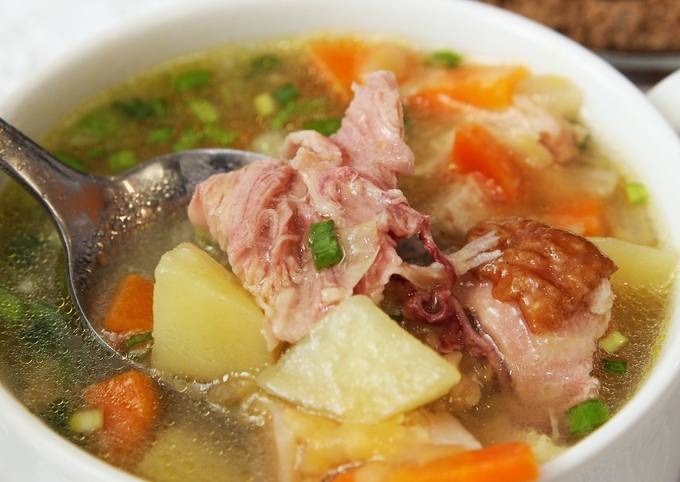 Гороховый суп с копченостями, быстрый и вкусный обед на раз-два