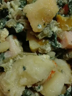Una foto de Revuelto de acelgas y patatas